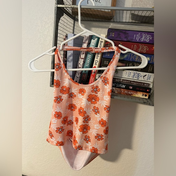 2 open back crop tops | Colors: Blue with Flowers & Orange & White with flowers - Picture 2 of 2